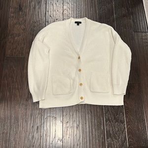 White, oversized ribbed cardigan. JCrew. Lightly worn, great condition. Size S.